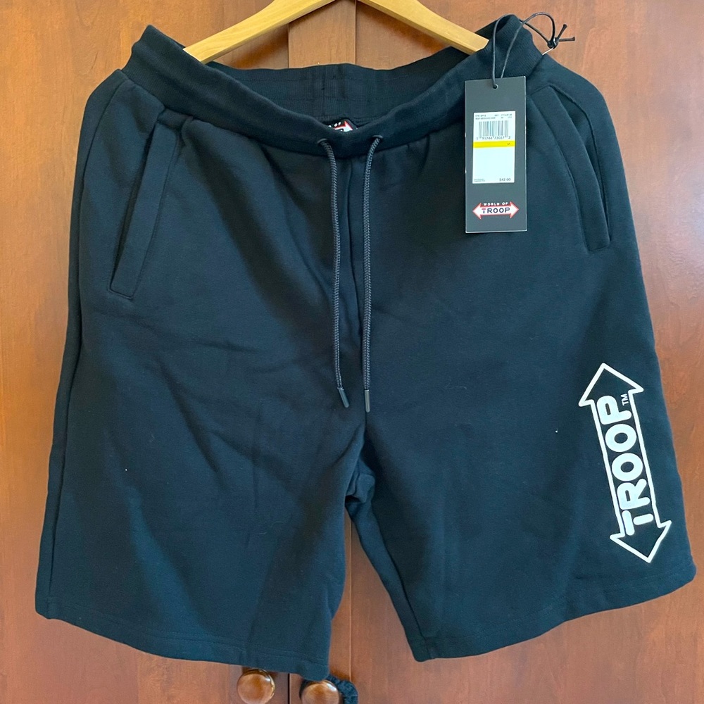 Troop Arrow Short | Black